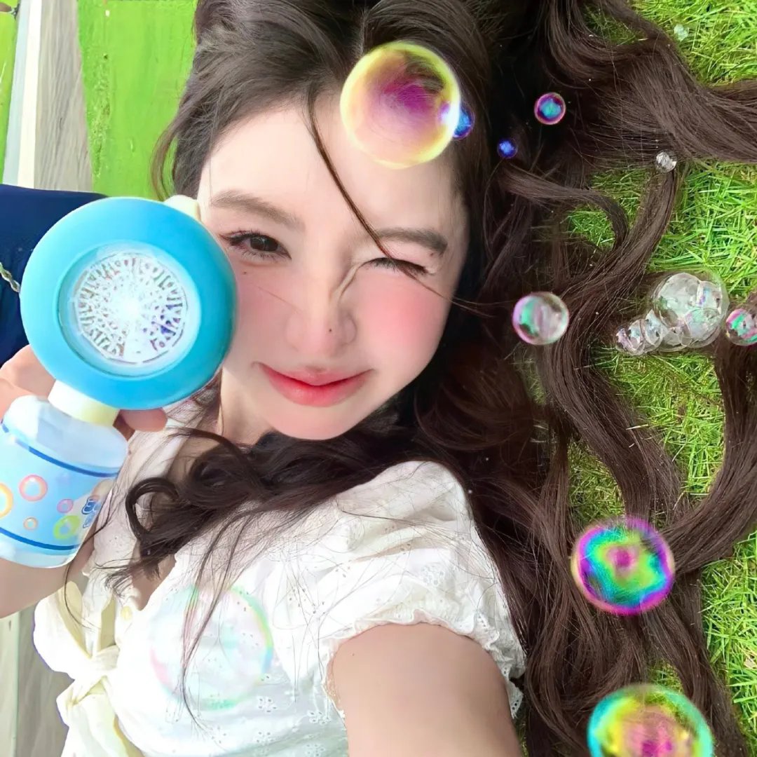 无法触碰的她